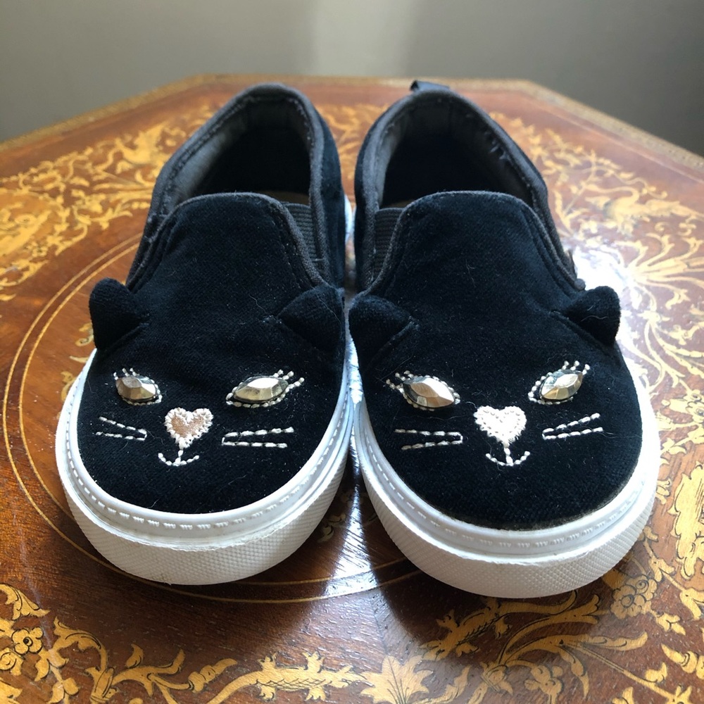Black Velvet Cat Toddler Slip Ons, Size 7